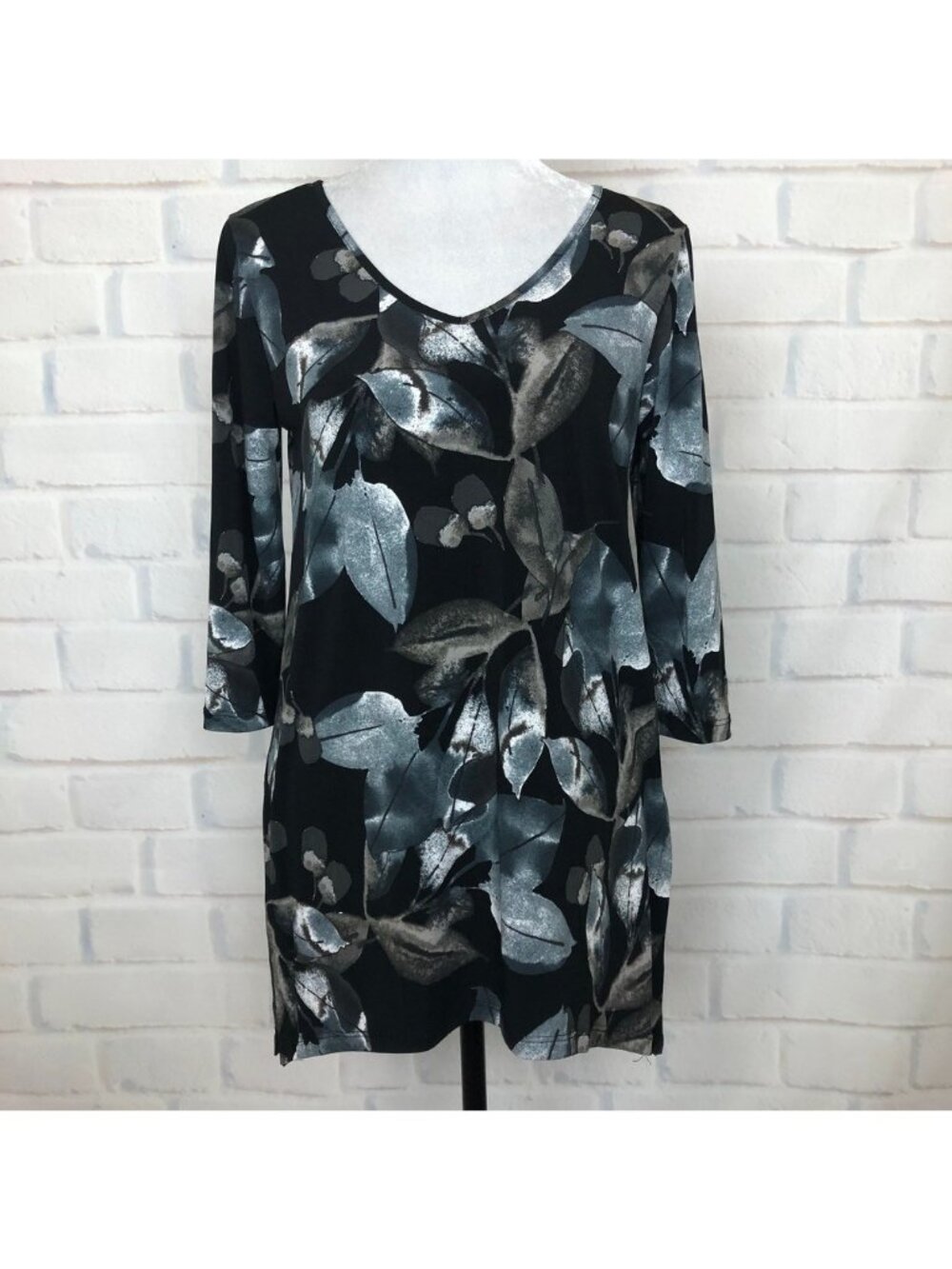 Clara Sun Woo Black Floral Stretch Knit Top Size XS 3/4 Sleeve
